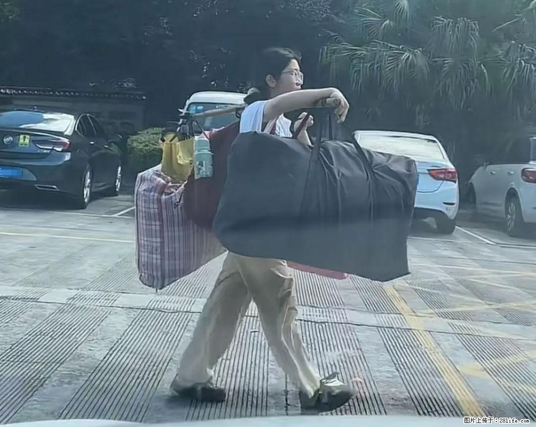 全网追的“扁担女孩”，找了一份暑假工，时薪12元 - 黔南生活资讯 - 黔南28生活网 qn.28life.com